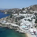 Ios Palace & 4*