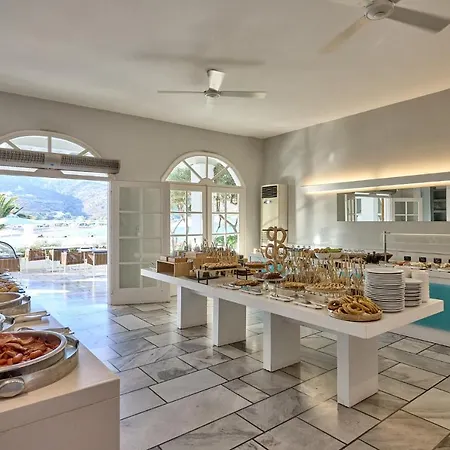 Ios Palace & Hotel Mylopotas
