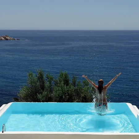 Ios Palace & Hotel Mylopotas