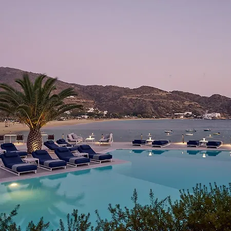 Ios Palace & Mylopotas