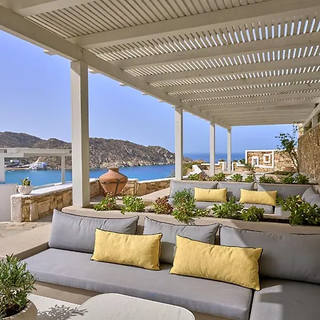 Ios Palace & Mylopotas