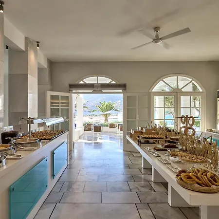 Szálloda Ios Palace & 4*