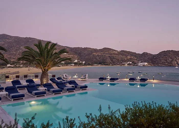 Ios Palace & Mylopotas