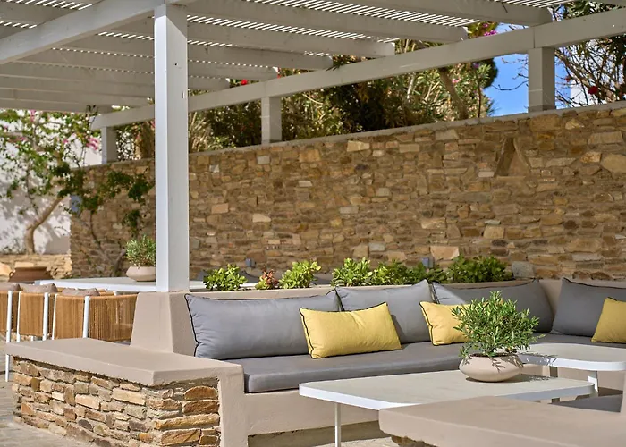 Ios Palace & Mylopotas